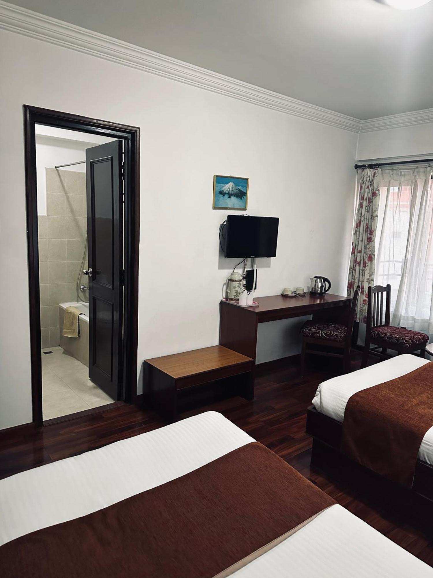 Fuji Hotel Kathmandu Luaran gambar