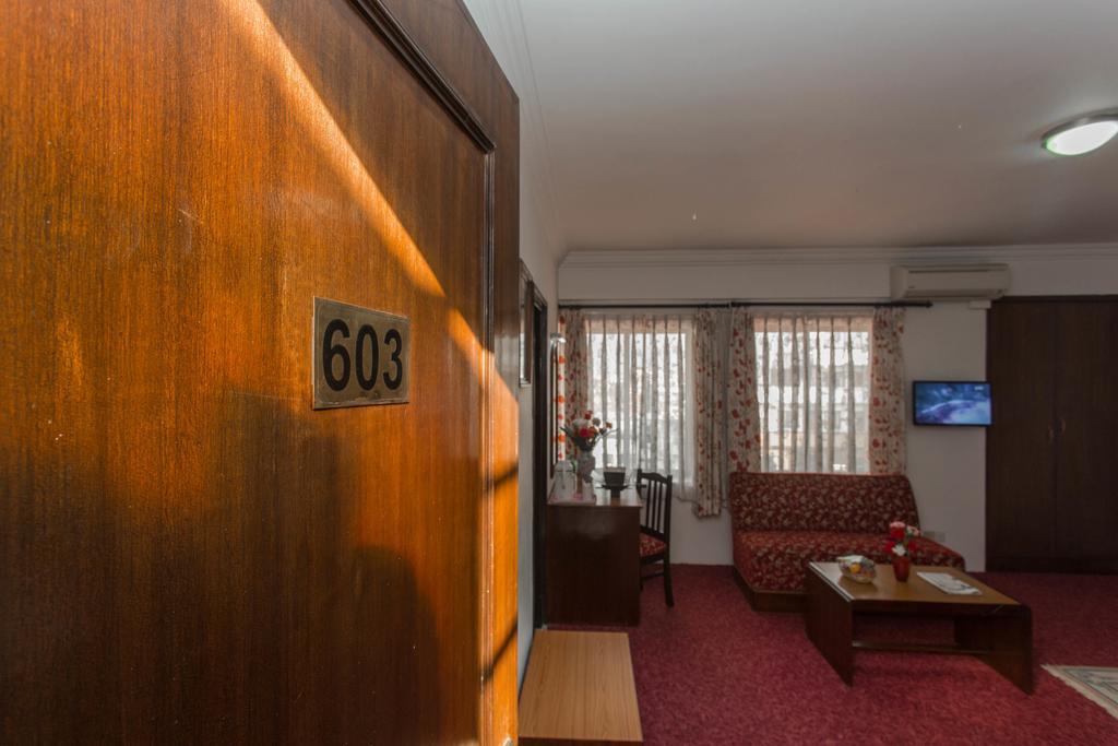 Fuji Hotel Kathmandu Luaran gambar
